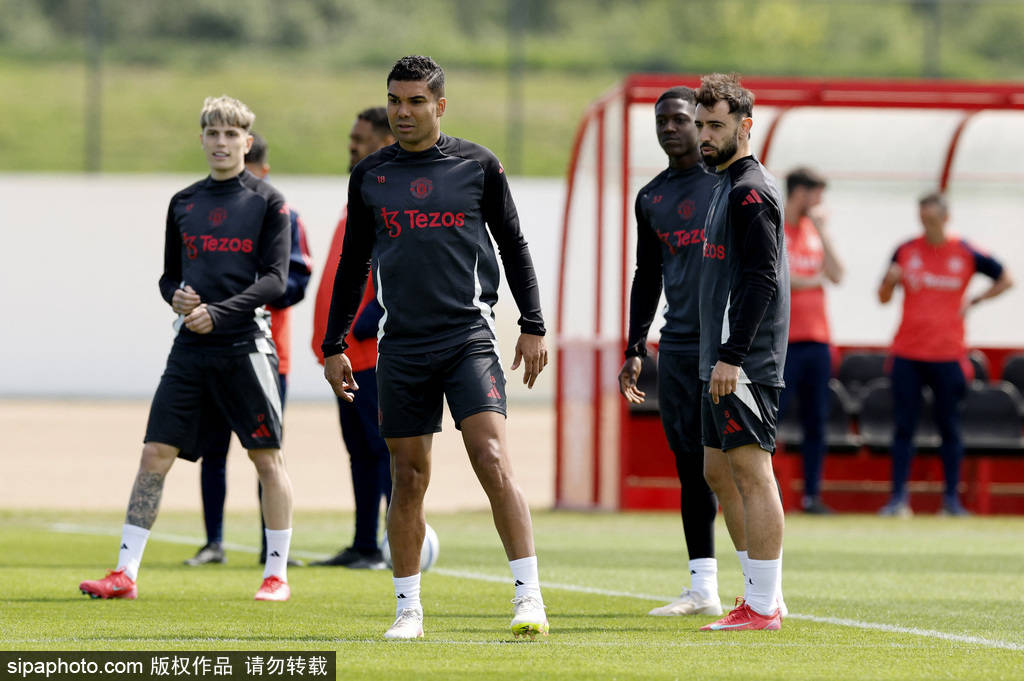 曼联重建风暴：库尼亚加盟，阿莫林钦点三大目标，清洗名单震撼！