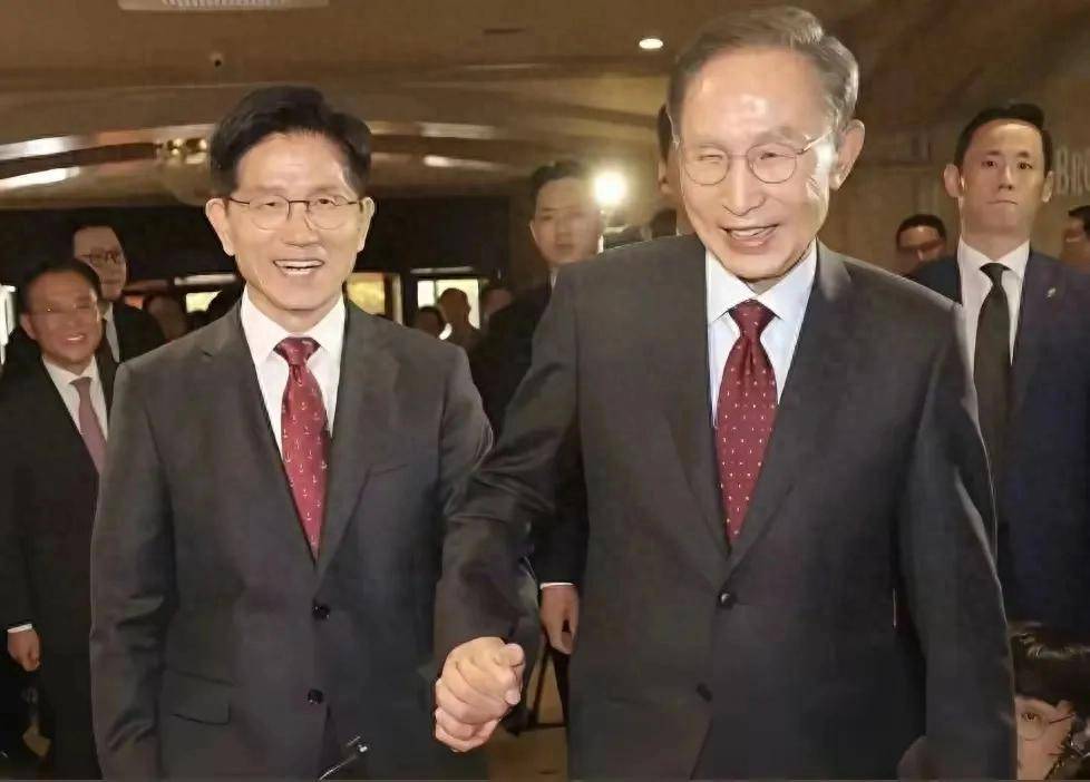 李在明胜利无望?李明博、朴槿惠联手<strong></p>
<p>a币</strong>,韩国大选进入白热化阶段!