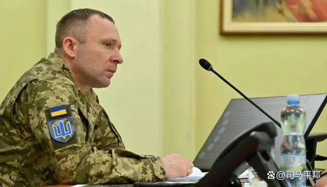 前线大捷<strong></p>
<p>a币</strong>,撤换陆军司令后,泽连斯基亲自指挥,摧毁俄41架轰炸机