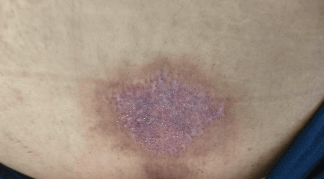 14岁女孩在拓展营遭体罚去世<strong></p>
<p>贰佰</strong>，班主任因截留其给父母信件受审