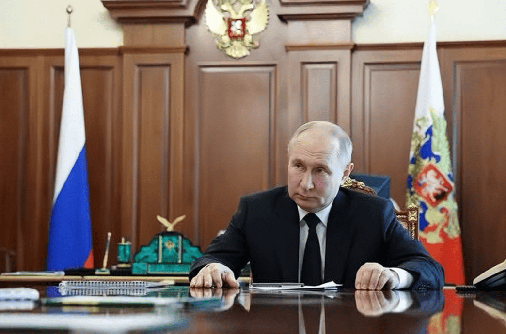 10倍高超音速导弹瞄准基辅！泽连斯基表态不怕俄罗斯怒火，但仍愿与普京会晤