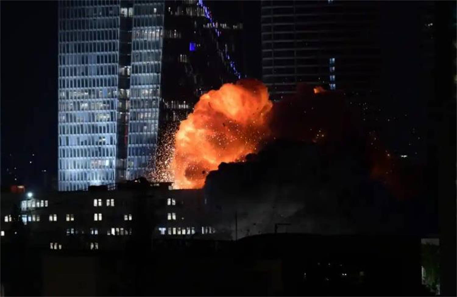 总司令死亡<strong></p>
<p>王祖蓝</strong>，副司令死亡，总参死亡，伊朗真惨，特朗普预言实现了