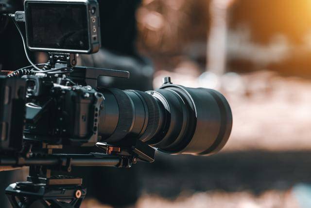 “一胎生99子”<strong></p>
<p>王祖蓝</strong>？恶意审丑是对观众的“电子投毒”丨中听