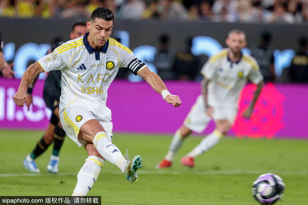 争议！皇马世俱杯遭点球绝平<strong></p>
<p>王宝强</strong>，裁判专家怒批：这不够判罚标准！