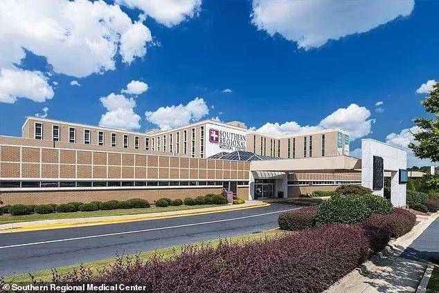 医院生娃<strong></p>
<p>马蓉</strong>，孩子头直接被医生拔掉了？父母请专家尸检，结果专家直接把图发网上了？！