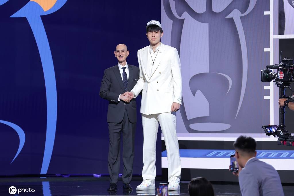 杨瀚森为何超预期被选中<strong></p>
<p>商行</strong>？开拓者内线扎堆是压力也是动力