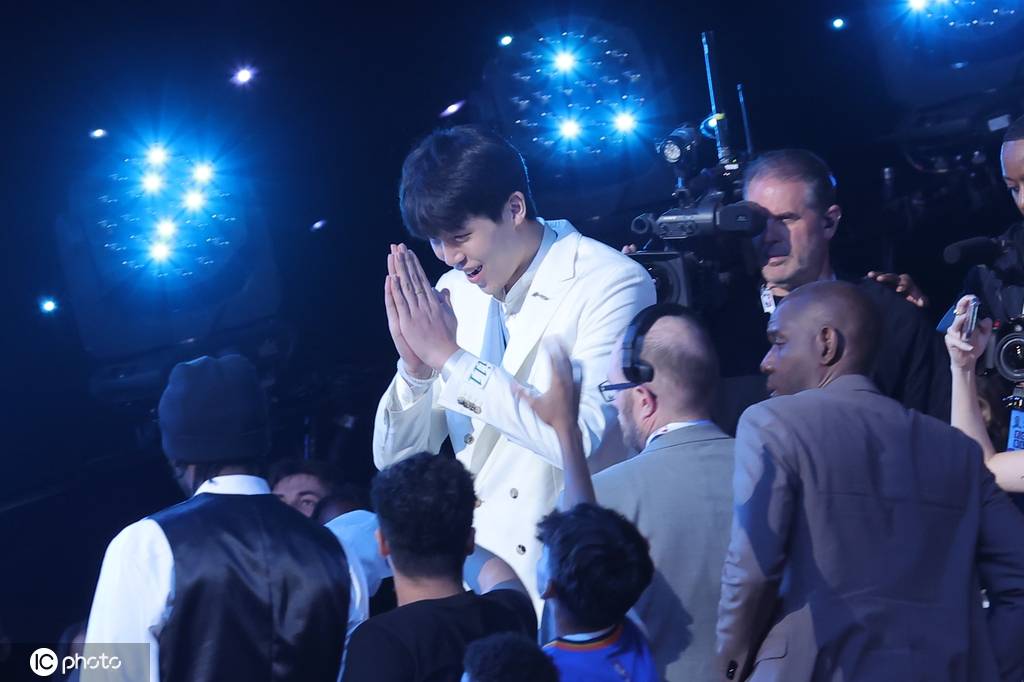 杨瀚森为何超预期被选中<strong></p>
<p>商行</strong>？开拓者内线扎堆是压力也是动力