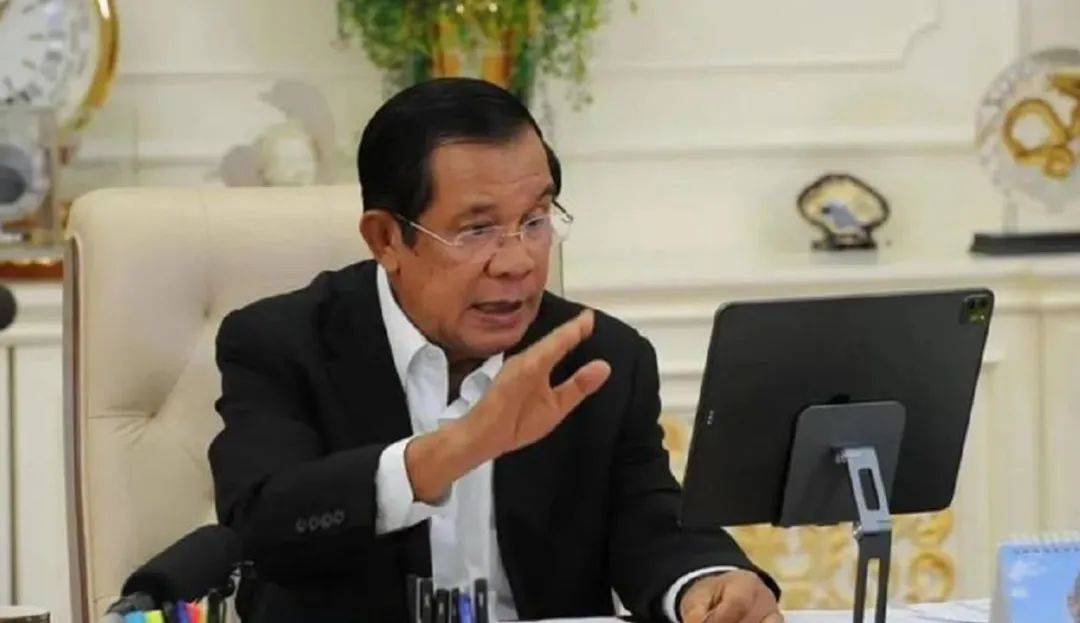 总理府已被围<strong></p>
<p>商行</strong>，佩通坦拒绝辞职，军方态度坚决，陆军司令作出决定