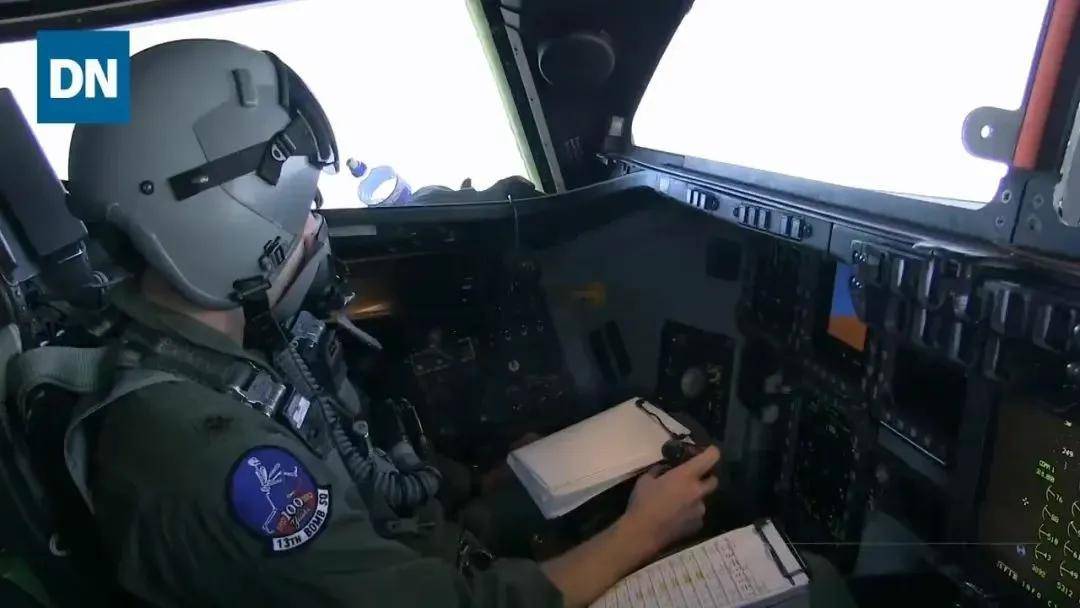 空袭伊朗的B-2座舱高清曝光<strong></p>
<p>商行</strong>,有冰箱微波炉小零食,还能平躺睡觉