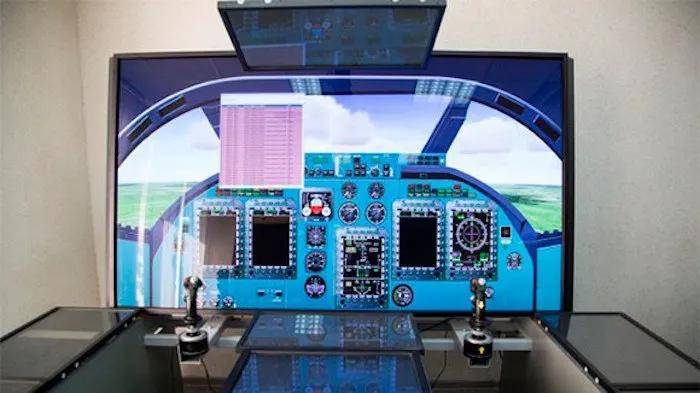 空袭伊朗的B-2座舱高清曝光<strong></p>
<p>商行</strong>,有冰箱微波炉小零食,还能平躺睡觉