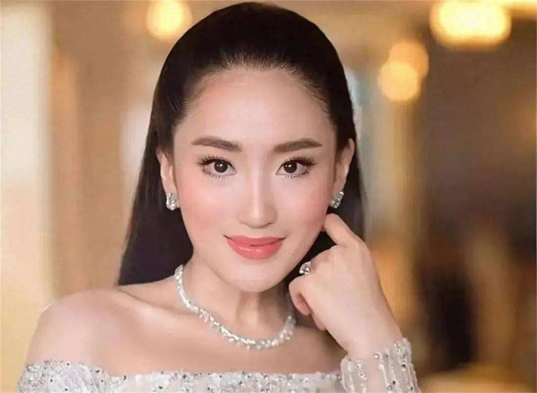 总理府已被围<strong></p>
<p>imtoken钱包安卓版</strong>,泰陆军司令出山,洪森预测,美女总理三月内必下台