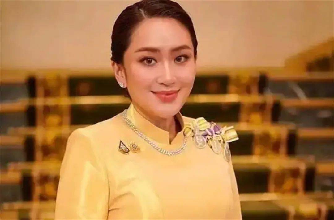 总理府已被围<strong></p>
<p>imtoken钱包安卓版</strong>,泰陆军司令出山,洪森预测,美女总理三月内必下台