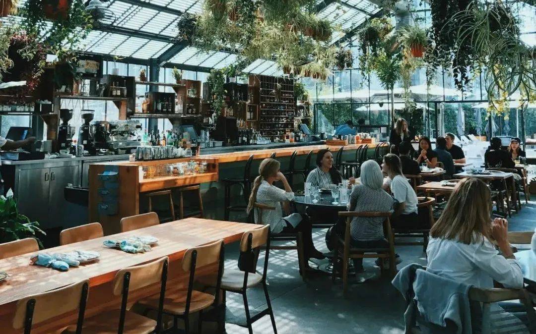 “漂亮饭”占领三里屯