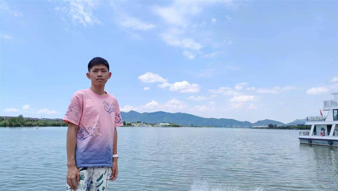 安徽一名18岁高中生坐飞机到西双版纳后失联<strong></p>
<p>安卓怎么下载imtoken</strong>，景洪公安：目前没有进一步的消息