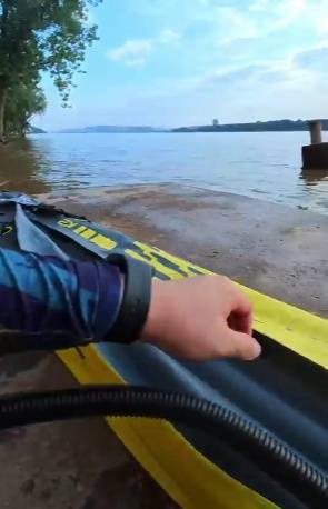 长沙男子突发奇想划船下班<strong></p>
<p>安卓怎么下载imtoken</strong>,25分钟车程划了3小时,当事人:手累腿麻,不会有下次