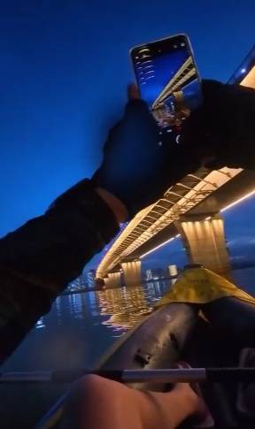 长沙男子突发奇想划船下班<strong></p>
<p>安卓怎么下载imtoken</strong>,25分钟车程划了3小时,当事人:手累腿麻,不会有下次