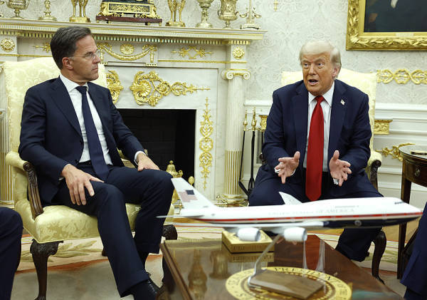 北约秘书长宣称：中国、印度和巴西等国若继续与俄罗斯做生意<strong></p>
<p>imtoken官网钱包下载</strong>，可能会受到“二级制裁”