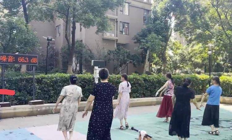 武汉一小区现“广场舞降噪神器” 生产商：产品售价3万<strong></p>
<p>okb</strong>，能将声波集中在目标区域