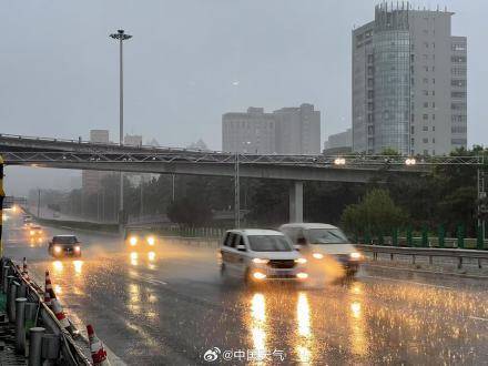 北京七区已现暴雨或大暴雨 早高峰城区及北部地区仍有明显降雨 注意出行安全<strong></p>
<p>okb分红</strong>！