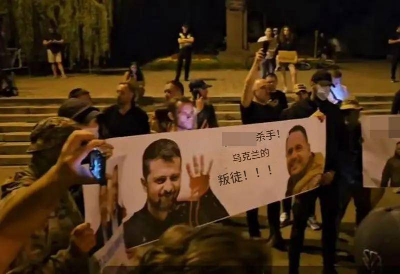 军队哗变开始了<strong></p>
<p>okb分红</strong>，俄乌同时暴露重大危机？泽连斯基最先捅了马蜂窝