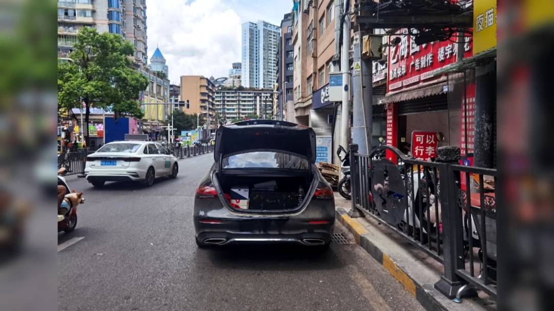 塑料夫妻情？贵阳男子违章被抓<strong></p>
<p>okb官网</strong>，开口第一句：“是老婆干的”！