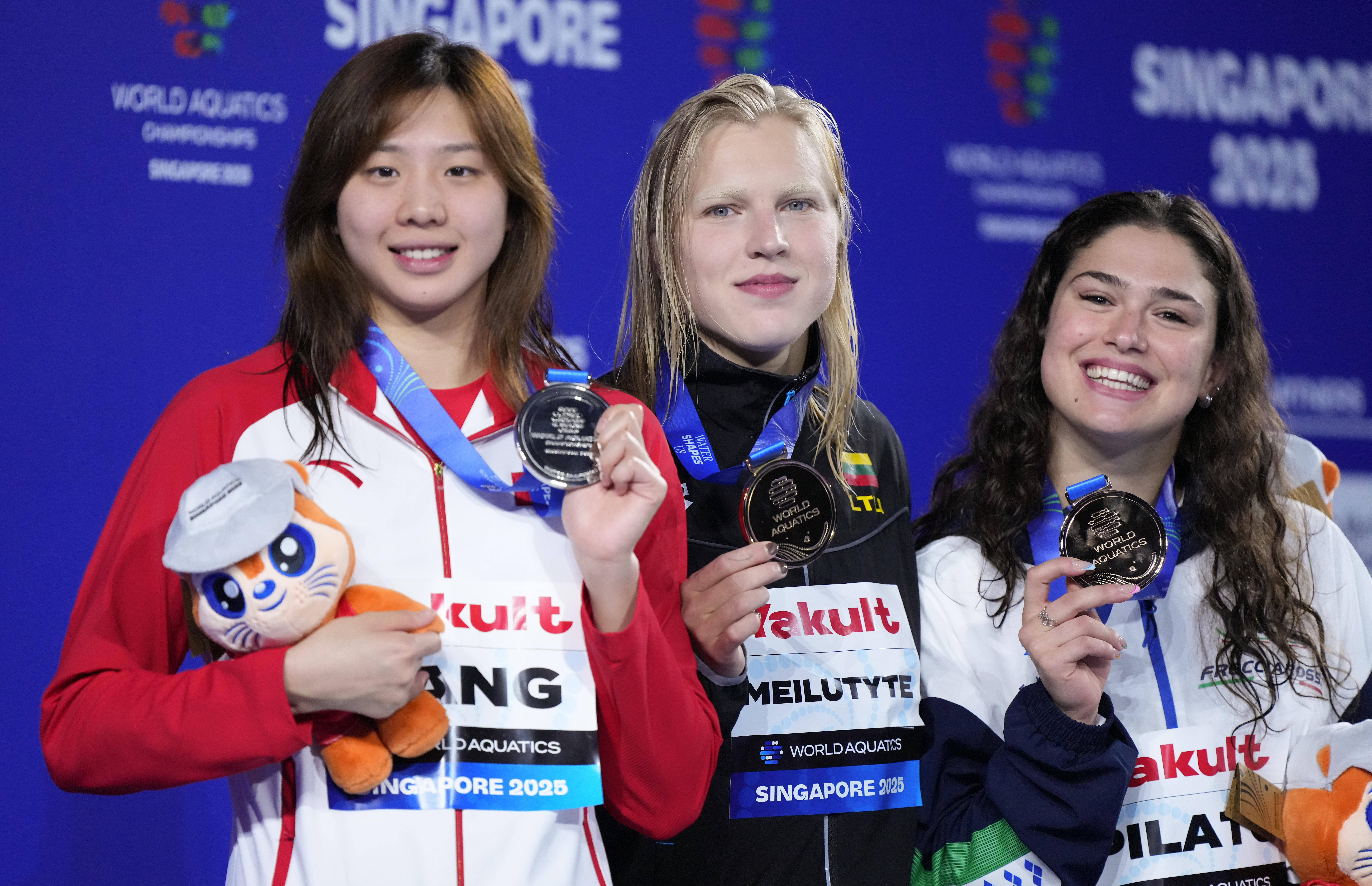 游泳世锦赛：美国队打破世界纪录 中国队收获两银两铜