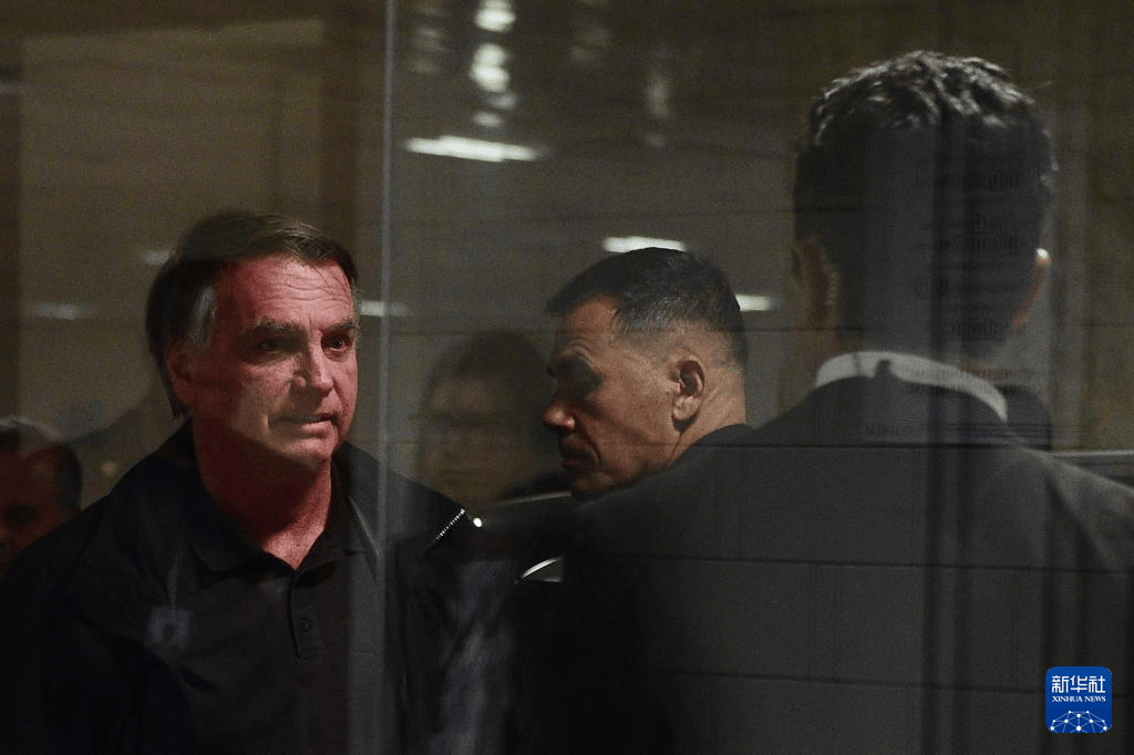 突发！巴西前总统被软禁<strong></p>
<p>okb大跌</strong>，禁止离家外出，须佩戴电子脚镣，通信设备遭没收！