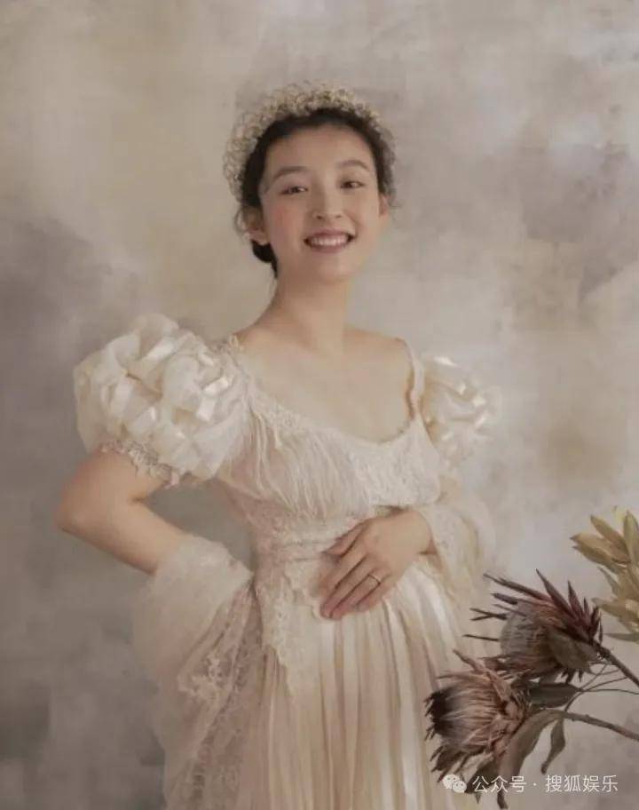 离婚三年又被拍到亲密逛超市<strong></p>
<p>okt</strong>，他俩这是纯带娃还是真复合了？