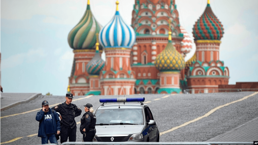 金灿荣：俄罗斯的这些动作<strong></p>
<p>shib</strong>，明眼人一看就知道是冲着中国
