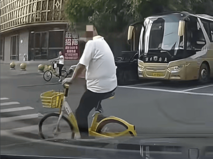 “没人治你<strong></p>
<p>shib币最新价格</strong>，00后治你”！19岁男司机被刑拘