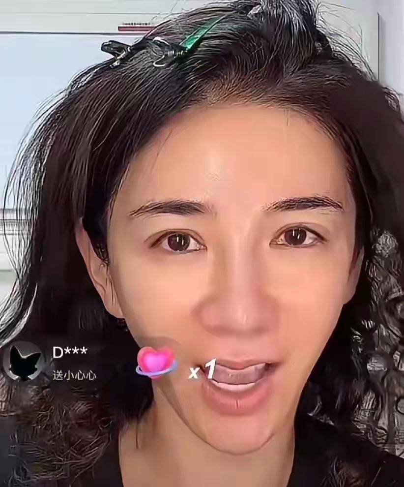 考古|黄奕为护女怒怼网友<strong></p>
<p>shib行情</strong>，曾被霍思燕点名炮轰，近年靠综艺翻红的童年女神再引争议？