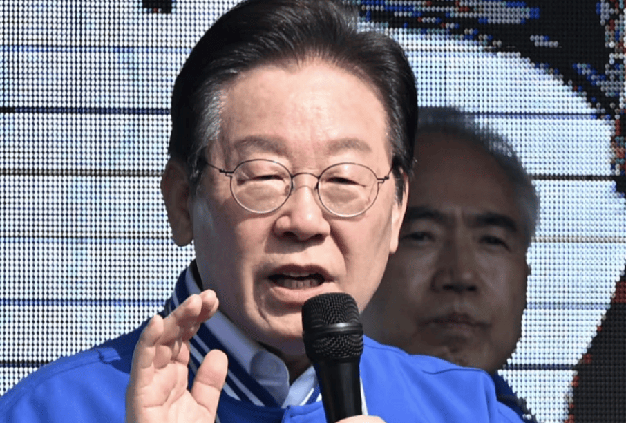 关键时刻！多国一把手将出席九三阅兵<strong></p>
<p>shib币最新消息</strong>，特朗普有特殊安排，李在明派人来访华