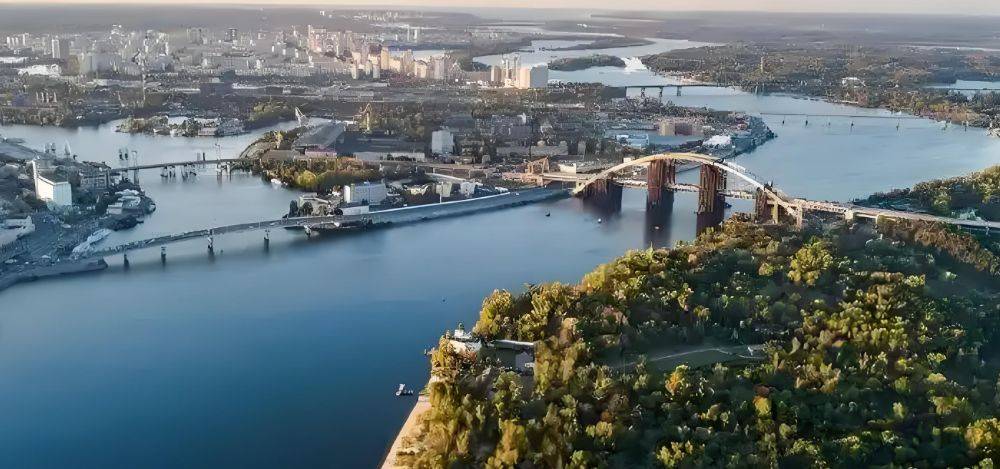 俄空天军轰炸一周<strong></p>
<p>shib币最新消息</strong>，赫尔松大桥岿然不动，丢脸背后的苦涩谁能懂？