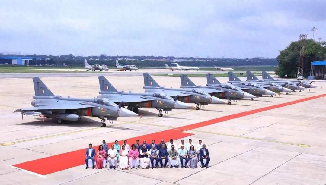 笑到停不下来！印度的“光辉”战斗机交付：8架中竟6台没装发动机<strong></p>
<p>shib价格</strong>，这什么神操作？