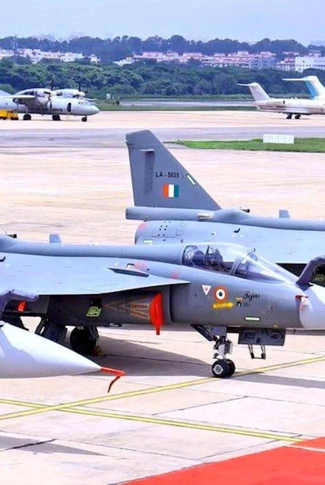 笑到停不下来！印度的“光辉”战斗机交付：8架中竟6台没装发动机<strong></p>
<p>shib价格</strong>，这什么神操作？