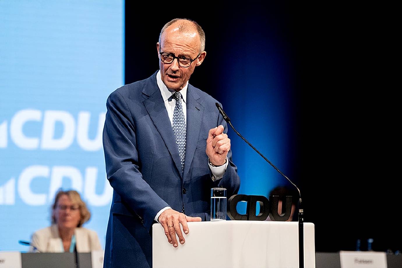 德国总理于10月访华！突然撕毁合作协议<strong></p>
<p>shib币前景</strong>，宣布放弃中企涡轮机，默茨的手段还是太狠