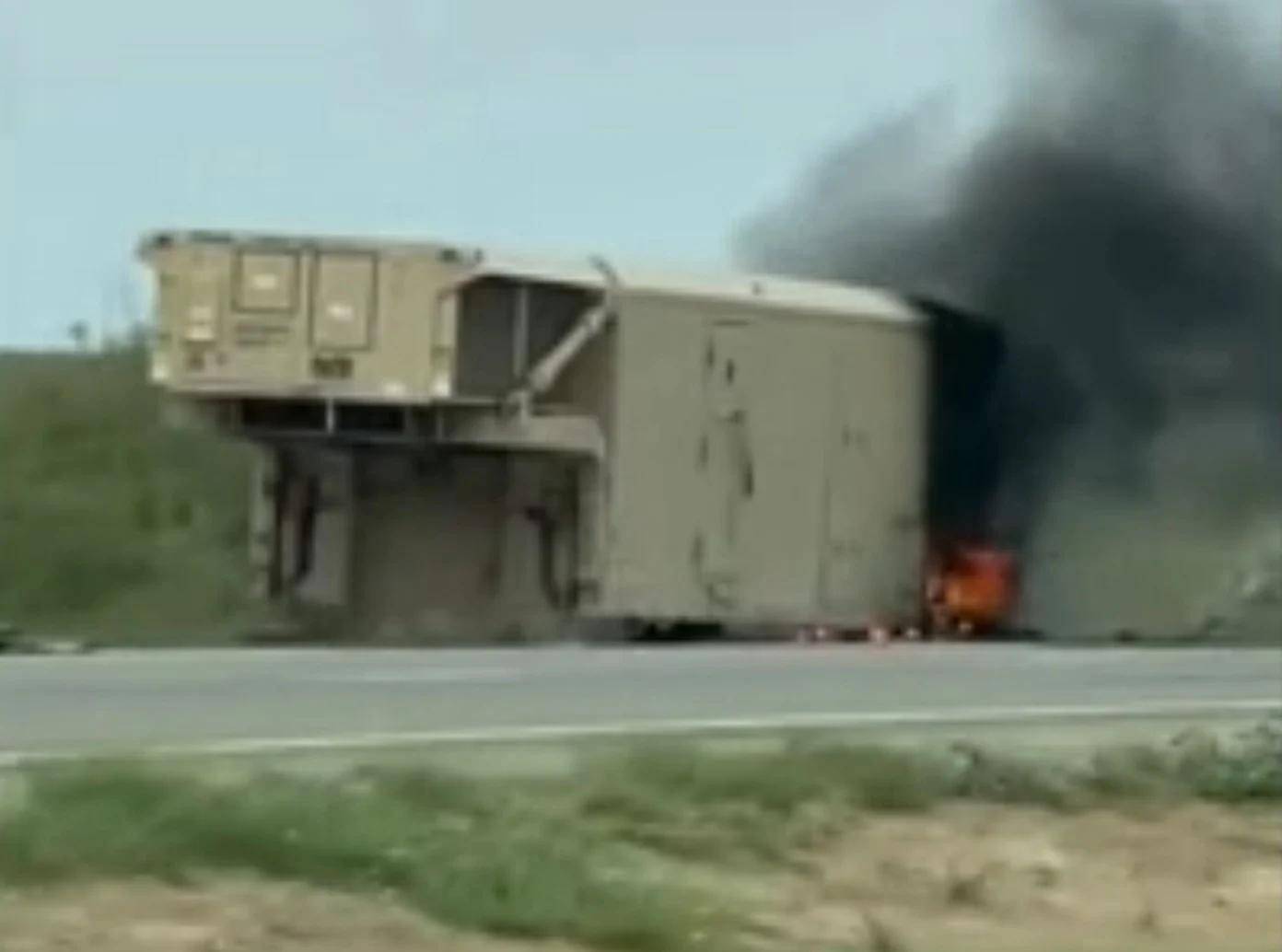 美军再迎噩耗！一声巨响：萨德反导核心当街变废铁<strong></p>
<p>tp钱包</strong>，现场燃起大火