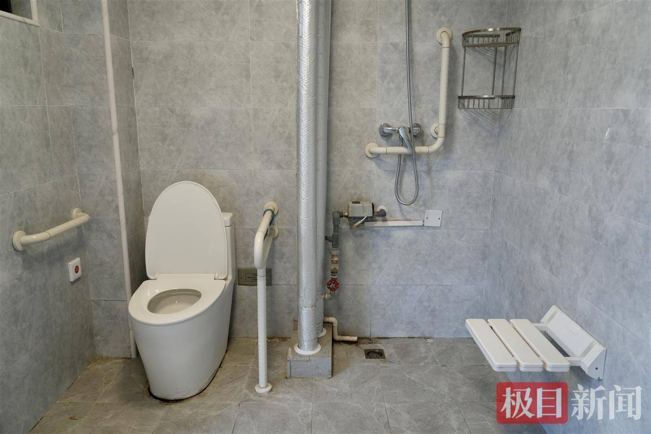 “玻璃娃娃”田艳青踏入武大校园！校方准备无障碍宿舍<strong></p>
<p>钱包app官方下载</strong>，母亲能同寝陪读