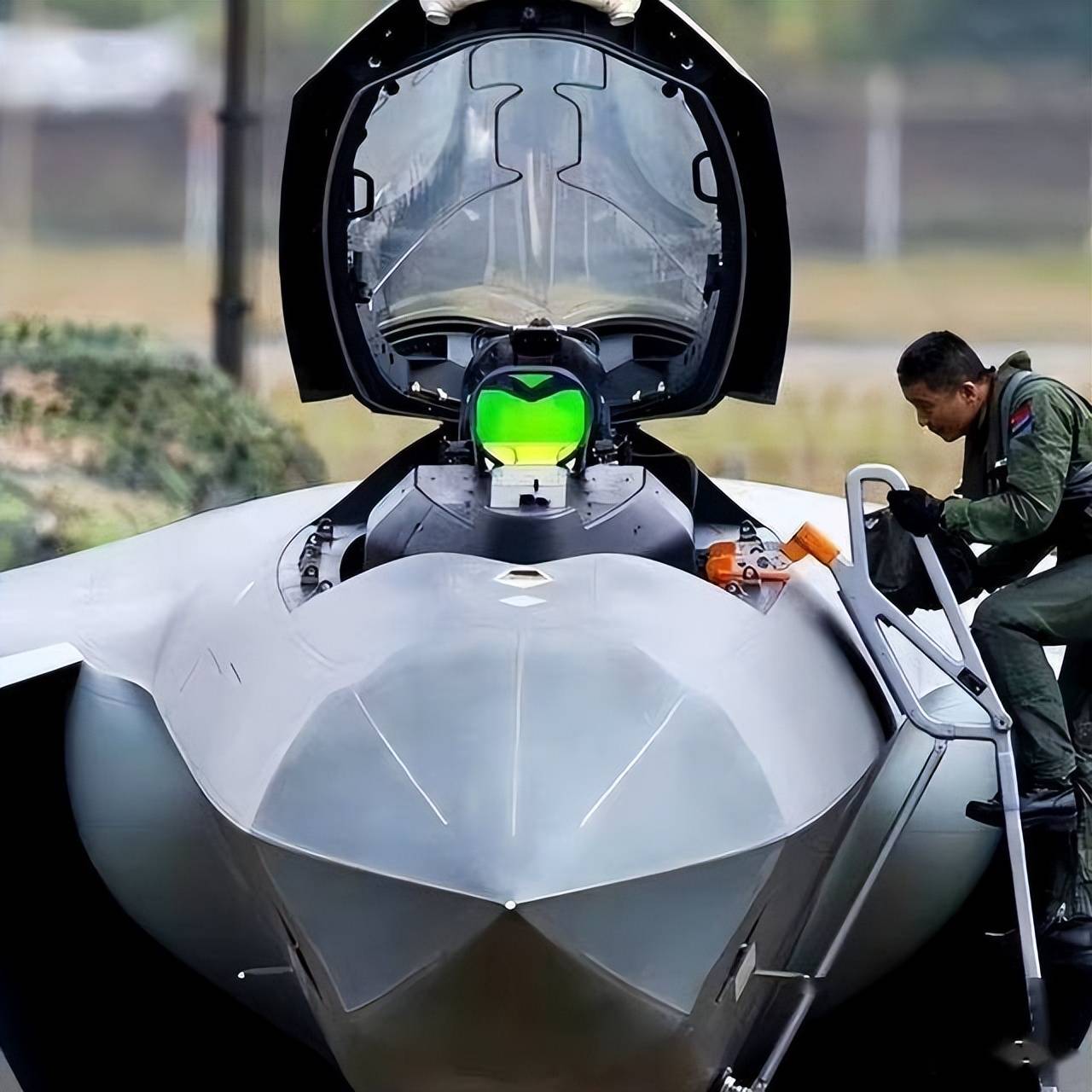 中航官宣歼-20S性能升级<strong></p>
<p>钱包app官方下载</strong>，不仅飞得更远，更要改写空战规则