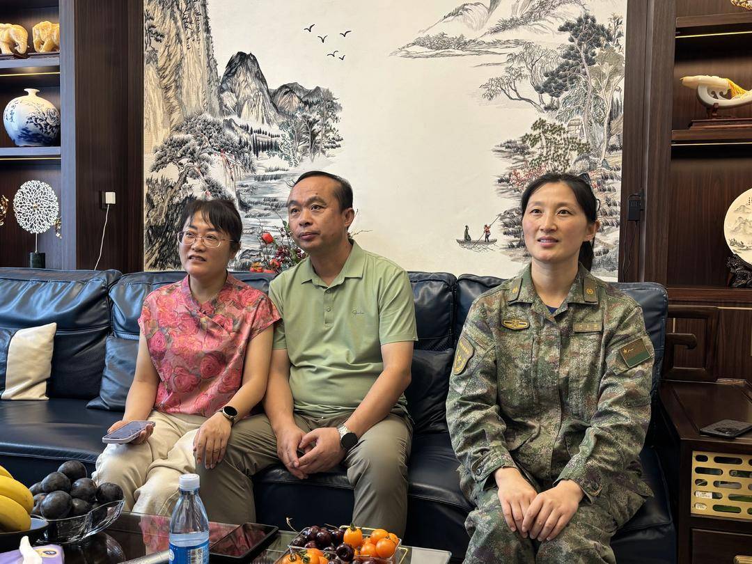 抗战胜利80周年大阅兵民兵方阵<strong></p>
<p>tp钱包下载</strong>，有两名女生来自无锡地区