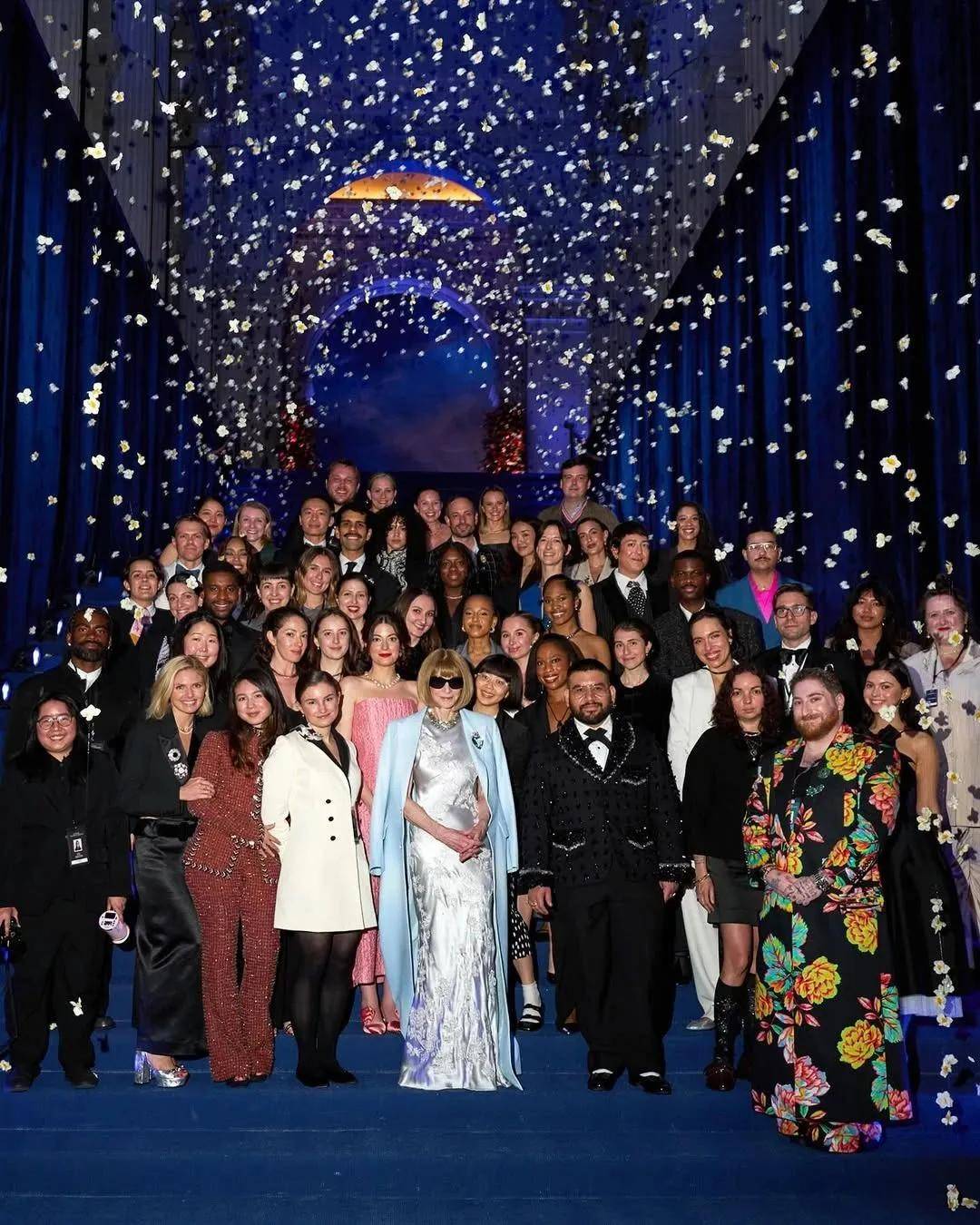 年近四十<strong></p>
<p>tp钱包下载</strong>，二孩妈妈，不骨感不时髦，却成了女魔头接班人