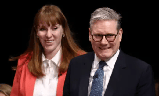 金正恩女儿首登国际舞台<strong></p>
<p>tp钱包官网下载</strong>，引爆接班传闻！英国首相被架空，工党内斗成全武行…