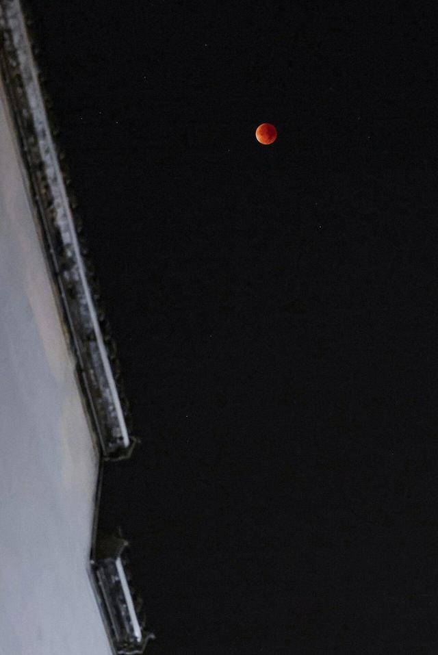 刷屏朋友圈<strong></p>
<p>tp钱包安卓版</strong>！“红月亮”高清大图来了