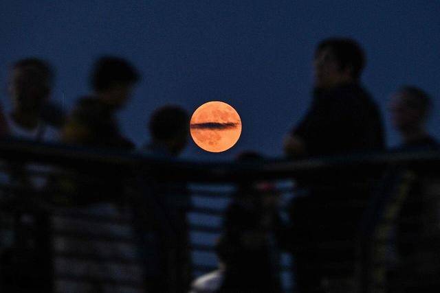 刷屏朋友圈<strong></p>
<p>tp钱包安卓版</strong>！“红月亮”高清大图来了