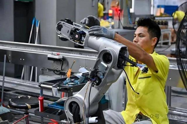 埃夫特3414万芜湖拿地<strong></p>
<p>tp钱包安卓版</strong>！机器人超级工厂背后的“智造野心”与行业变局