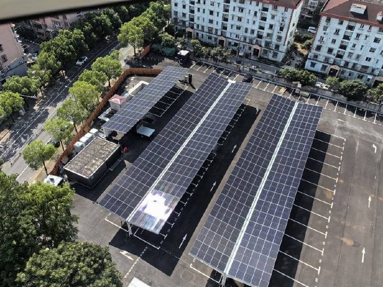 窗外现连片光伏板<strong></p>
<p>tp钱包安卓版</strong>,“眼睛快被晃瞎”上海一些光伏设施引光污染争议