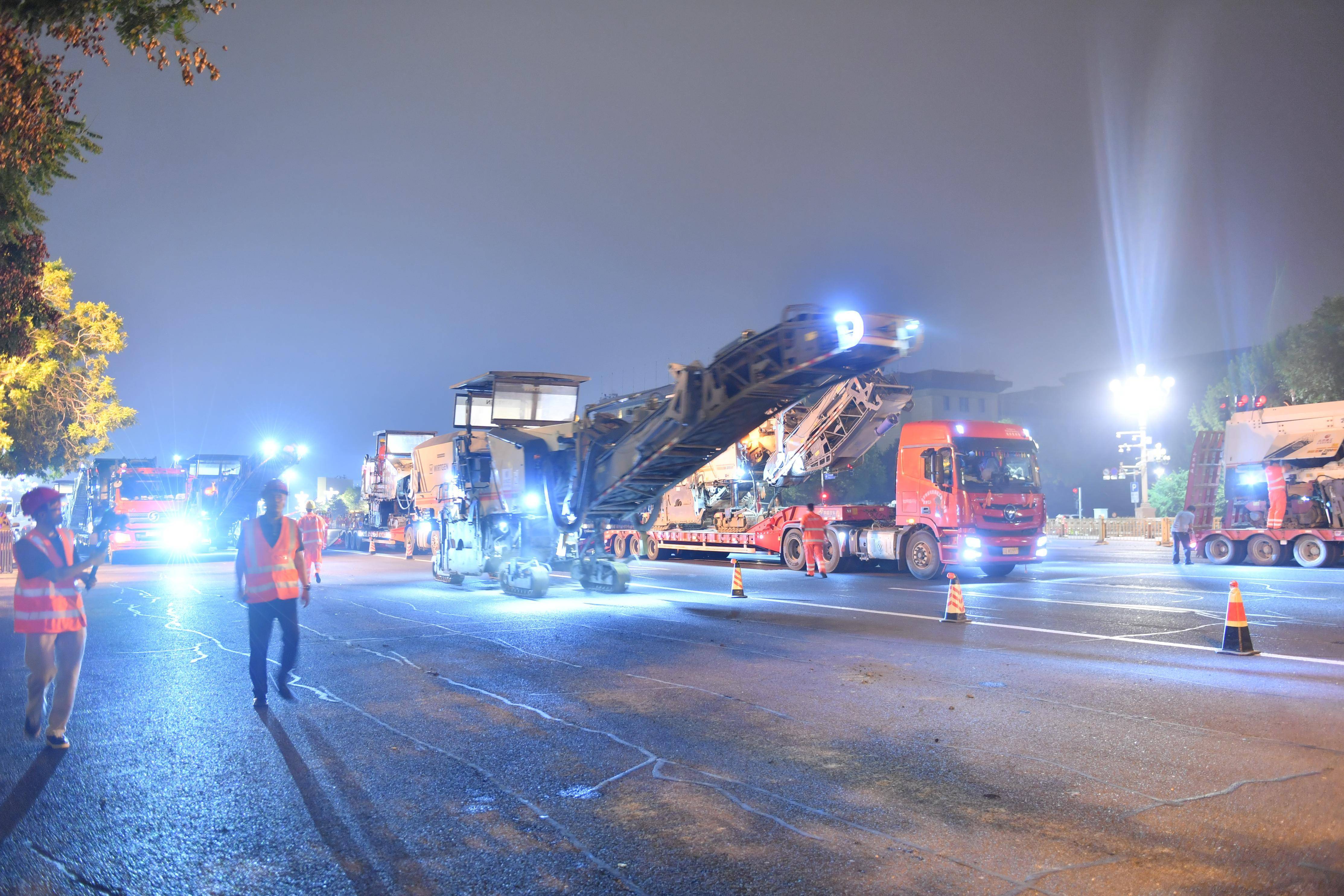 “中国速度”提前“受阅”<strong></p>
<p>tp钱包官网</strong>!长安街路面35小时焕然一新