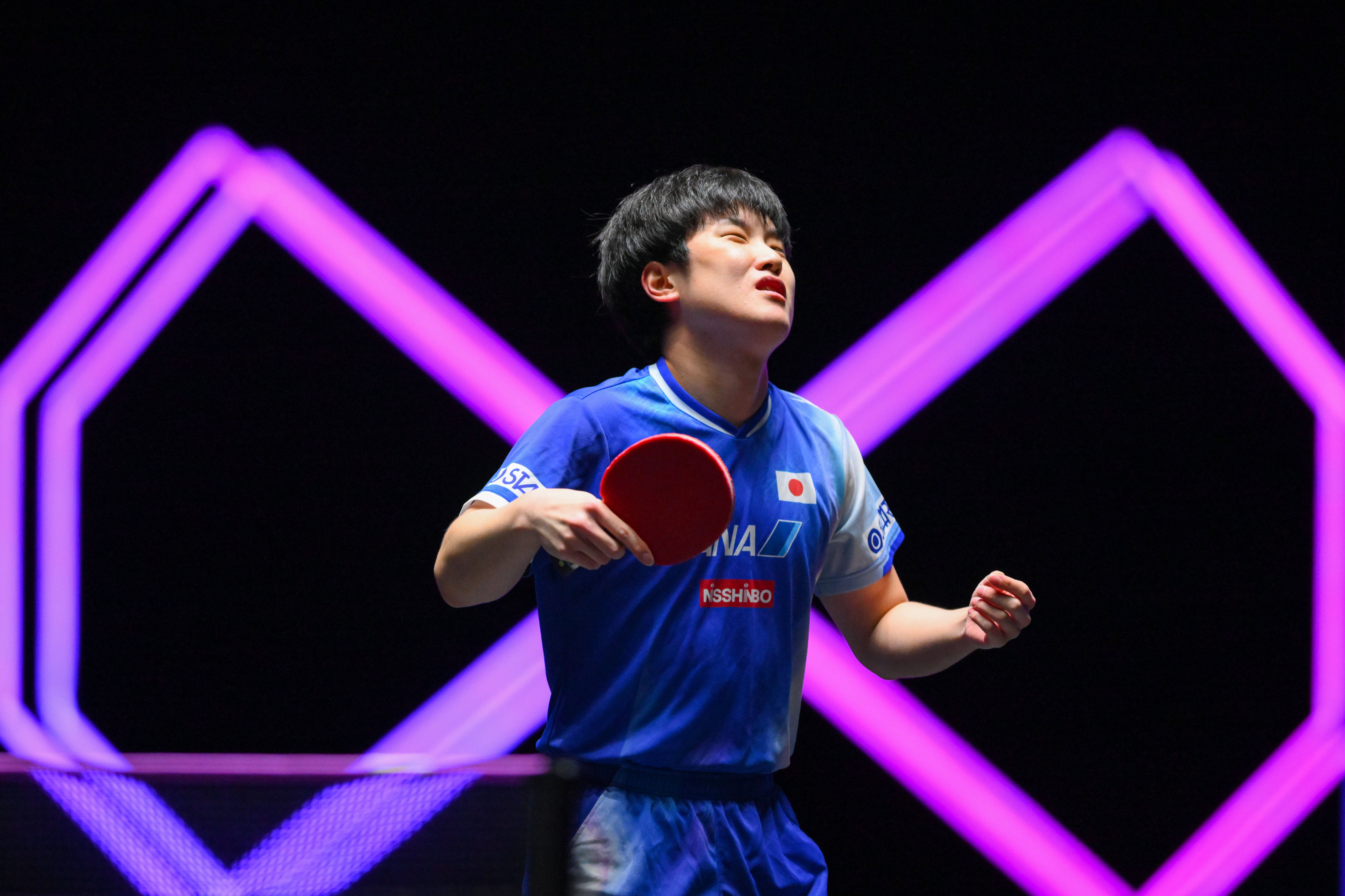 （体育）乒乓球——WTT澳门冠军赛：薛飞淘汰张本智和 晋级男单16强