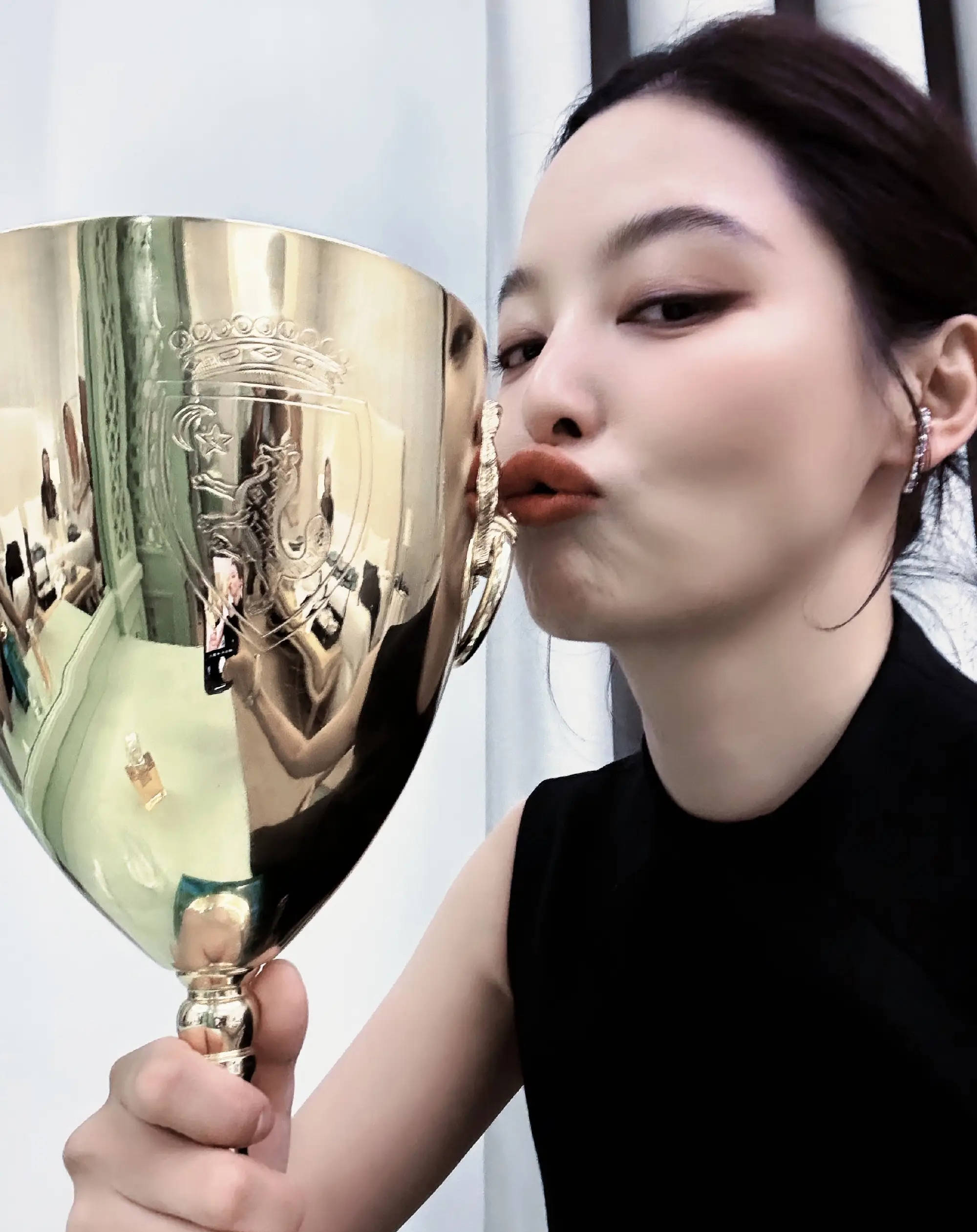 辛芷蕾发长文感谢前经纪人：谢谢梁婷女士让<strong></p>
<p>tp钱包是正规平台</strong>我有梦可做