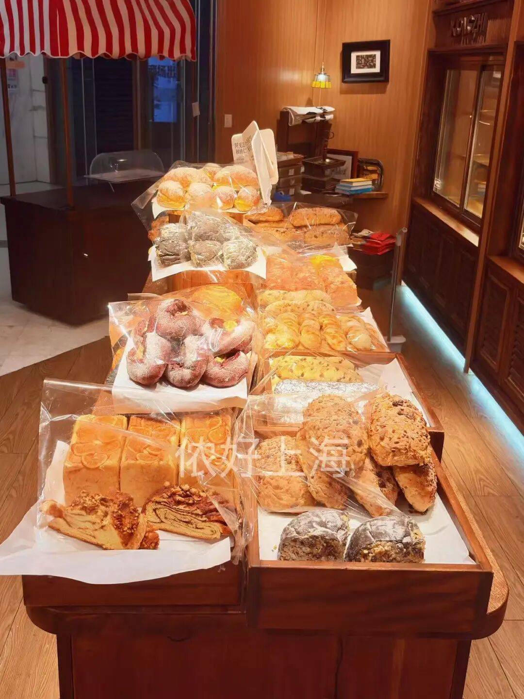 看着心疼<strong></p>
<p>tp钱包安卓版官方下载</strong>!上海网红店将没卖掉的面包整框扔了?网友吵翻